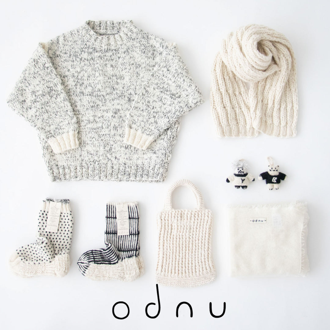 odnu バルキーヤーンセーター ブラック インド 手編みセーター 手仕事 odnu バルキーヤーンセーター ブラック インド 手編みセーター 手仕事