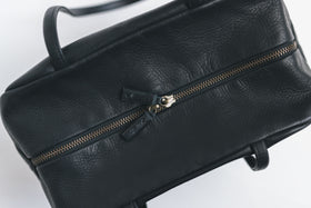 a(アー)ボストンバッグ ブラック