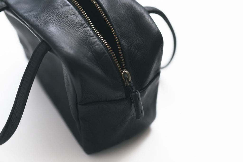 a(アー)ボストンバッグ