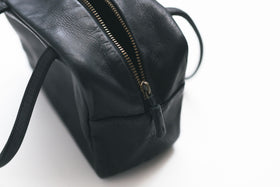 a(アー)ボストンバッグ