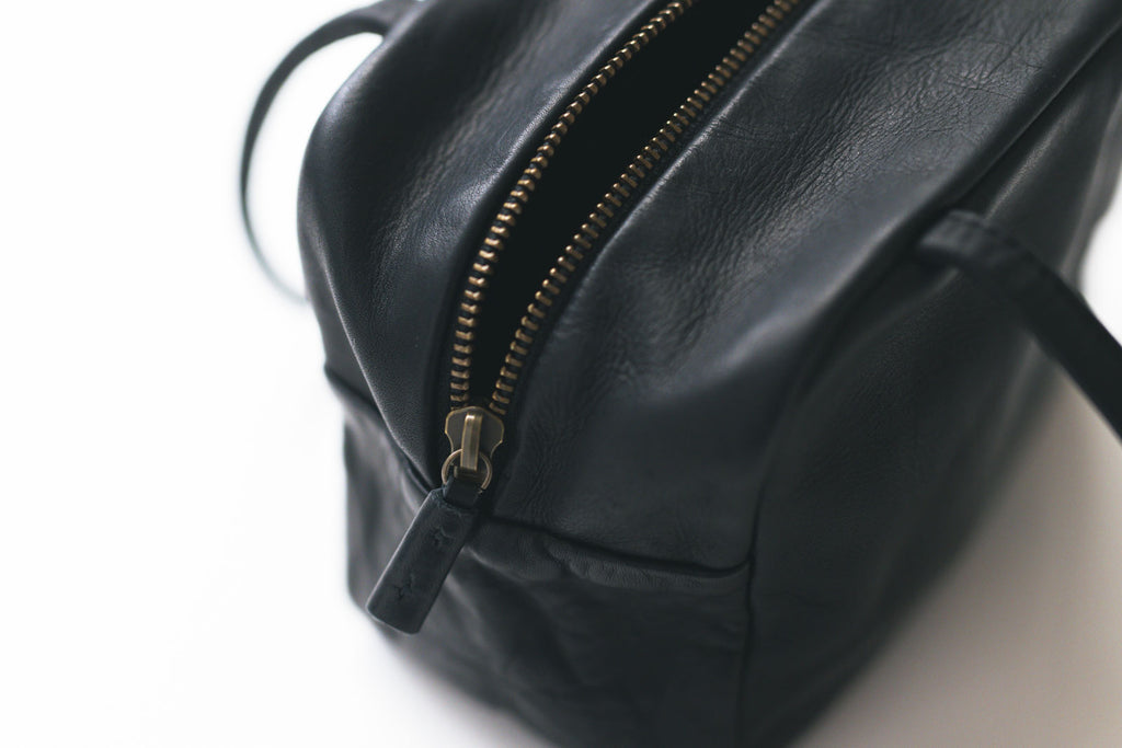 a(アー)ボストンバッグ