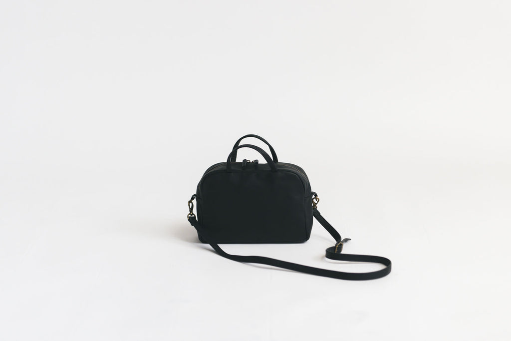 a(アー)ボストンバッグ ショルダー