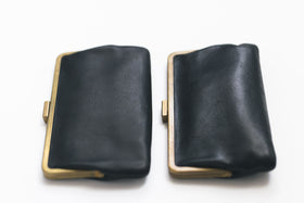 a(アー)フレームクラッチ(がま口長財布)