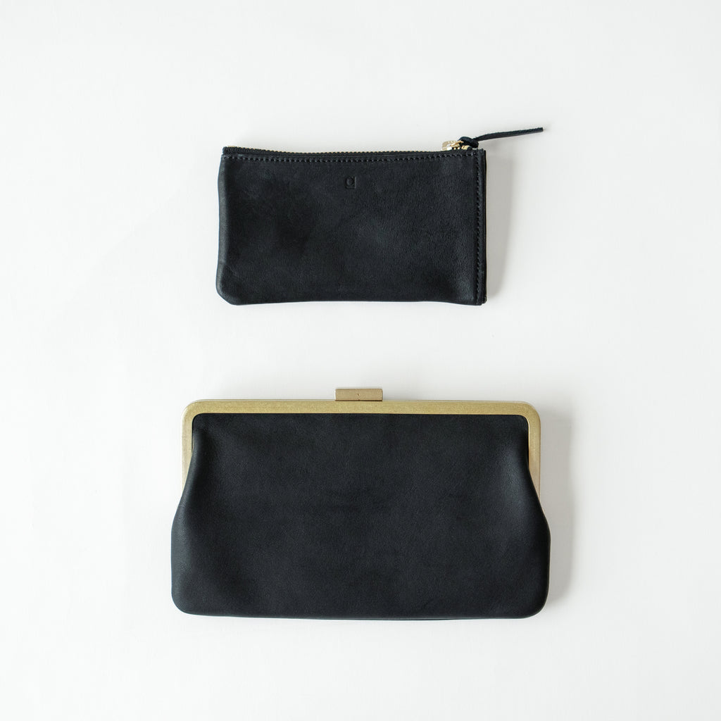 a(アー)フレームクラッチ(がま口長財布)