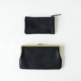 a(アー)フレームクラッチ(がま口長財布)