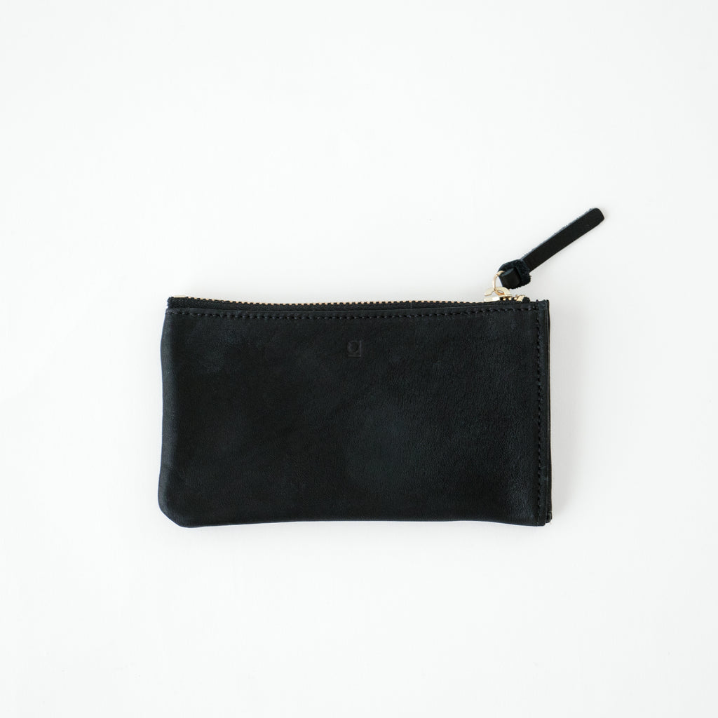 a(アー)フレームクラッチ(がま口長財布)