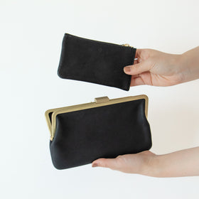 a(アー)フレームクラッチ(がま口長財布)