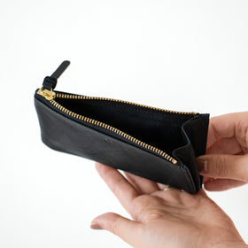 a(アー)フレームクラッチ(がま口長財布)