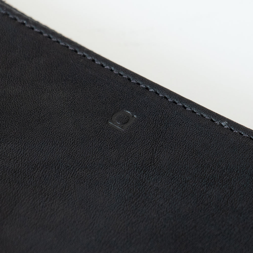 a(アー)フレームクラッチ(がま口長財布)