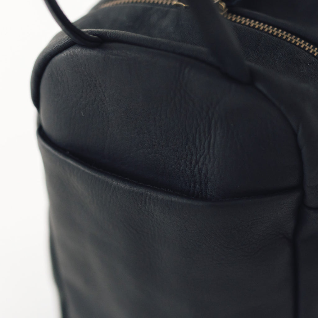 a(アー)ボストンバッグ ブラック