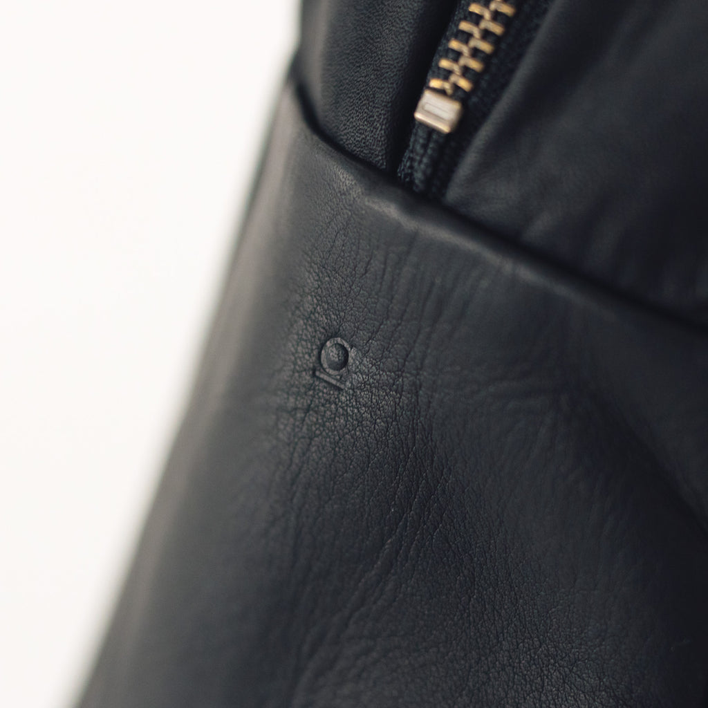 a(アー)ボストンバッグ ブラック