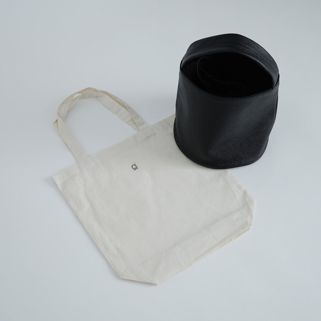 a(アー) バケットバッグ