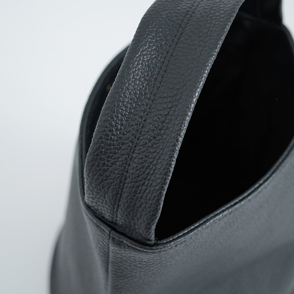 a(アー) バケットバッグ