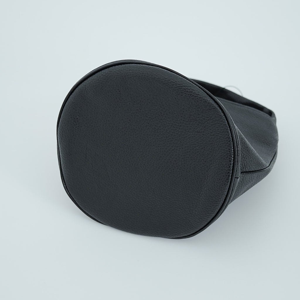 a(アー) バケットバッグ