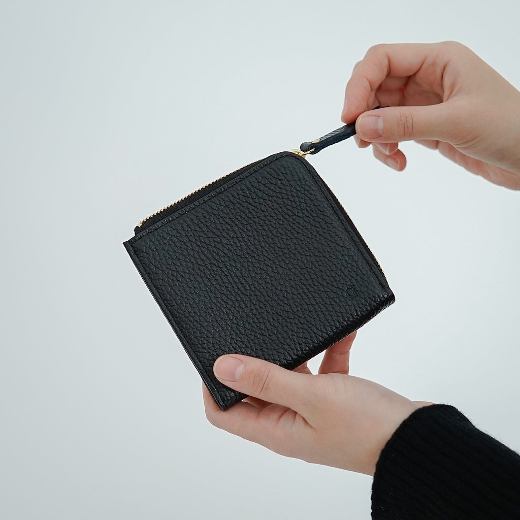 a(アー) Lジップウォレット