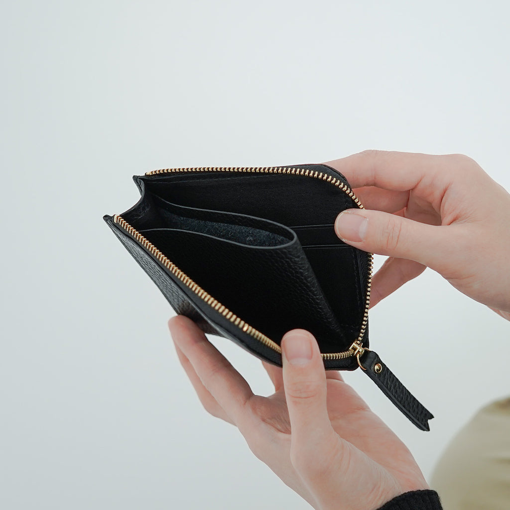 a(アー) Lジップウォレット