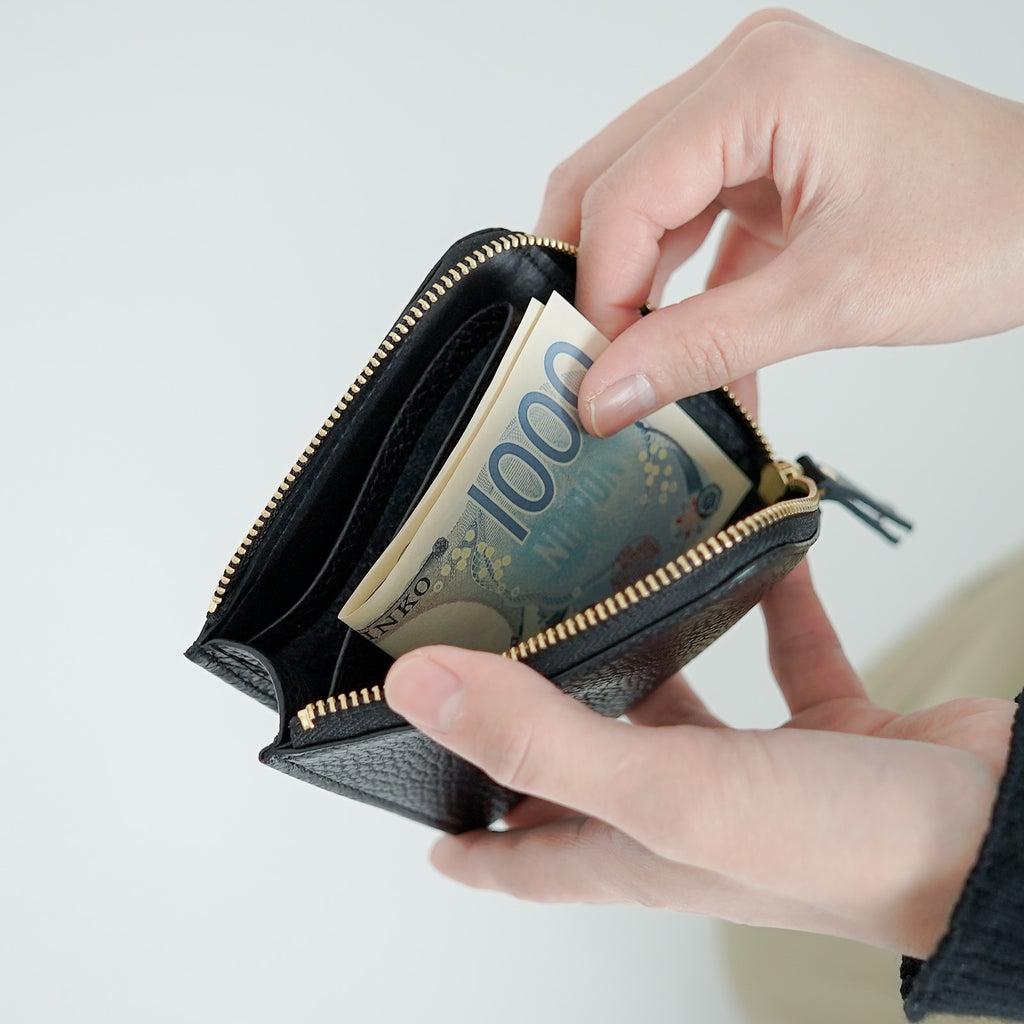 a(アー) Lジップウォレット