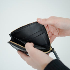 a(アー) Lジップウォレット