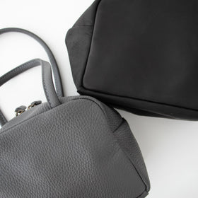 a(アー) ボストンバッグ シボグレー