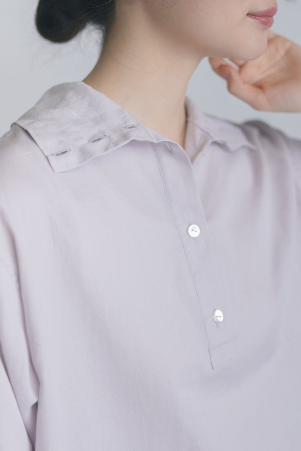 fruits of life リボンハイネックシャツ 霞色/ラベンダー