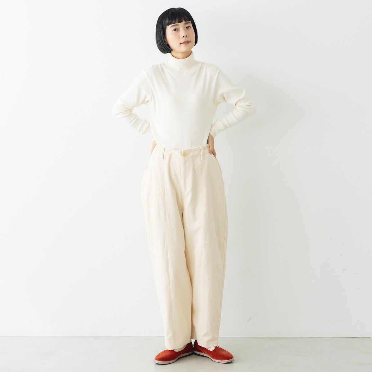 お気軽にご質問ください様　エクリュ　36 パンツ koton オーガニックコットン コーデュロイeaseテーパードパンツ