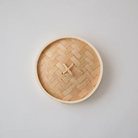 竹せいろのふた、網代編みでほどよく蒸気を逃す