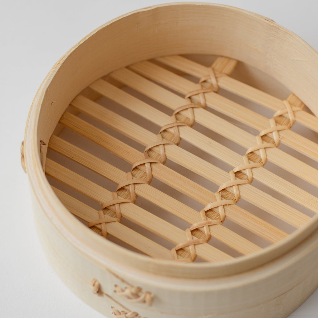 せいろ本体のすのこ状の底板。しっかりと間隔があいているので、たっぷり蒸気が通る