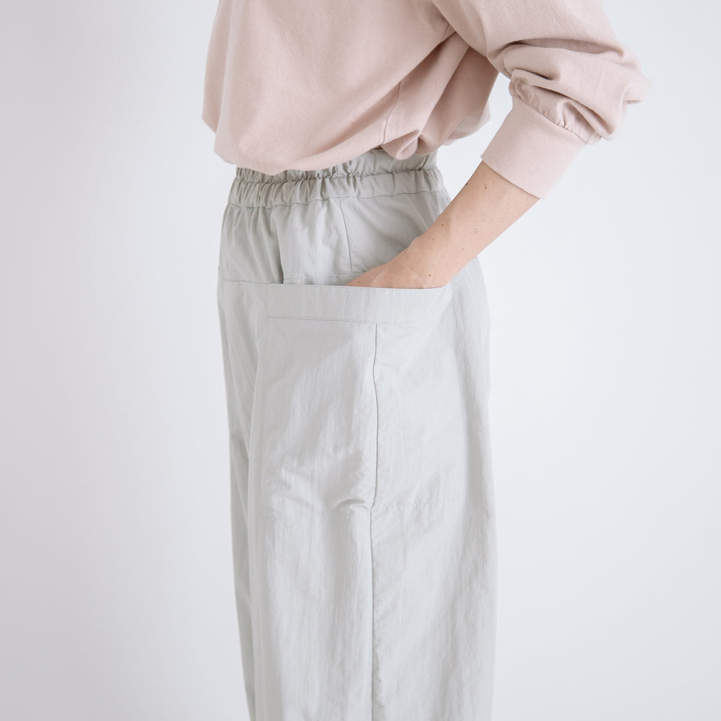 āta ナイロン コクーンパンツ