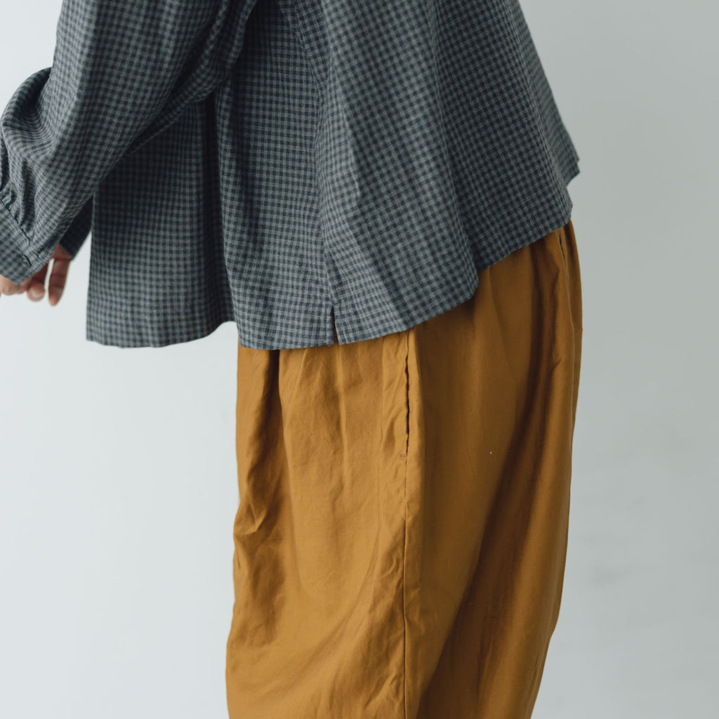 HAU ブラウス "ruffled" チェック チャコールグレー