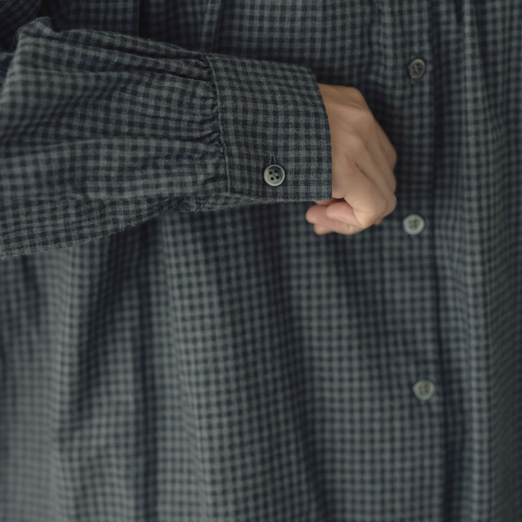 HAU ブラウス "ruffled" チェック チャコールグレー