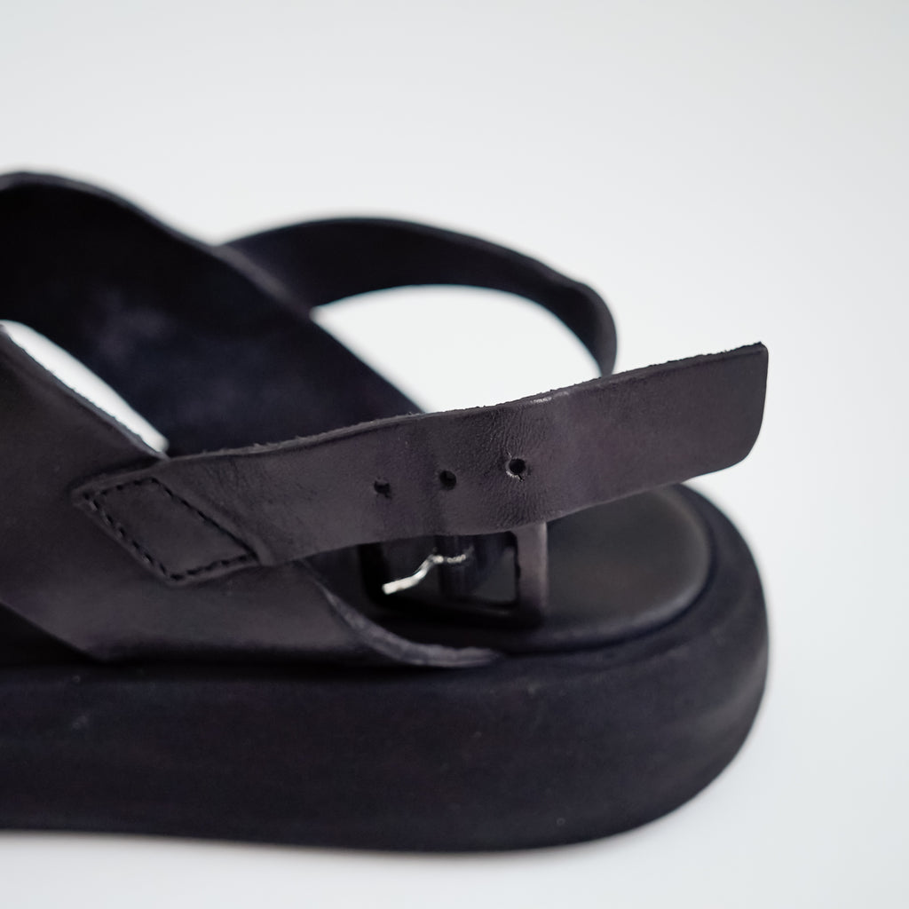 BRADOR レザークロスサンダル