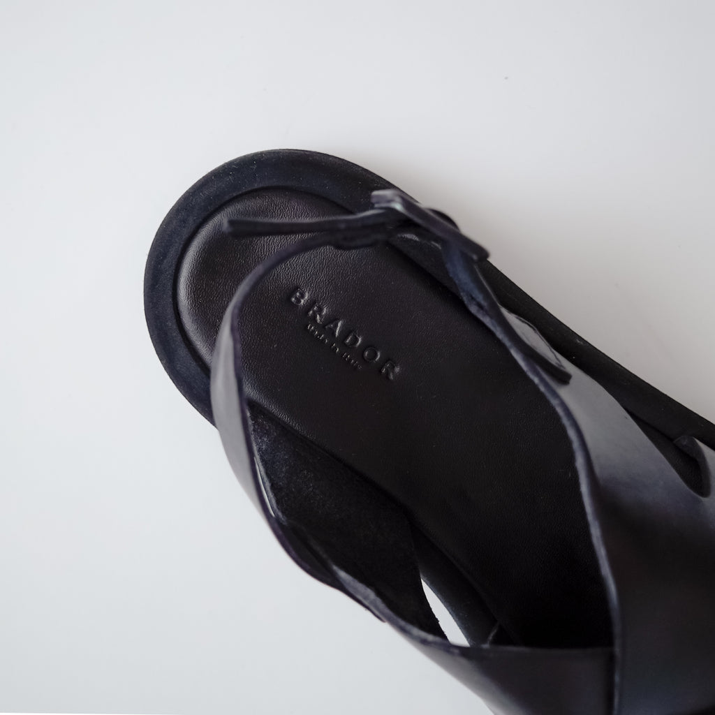 BRADOR レザークロスサンダル