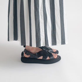 BRADOR レザークロスサンダル