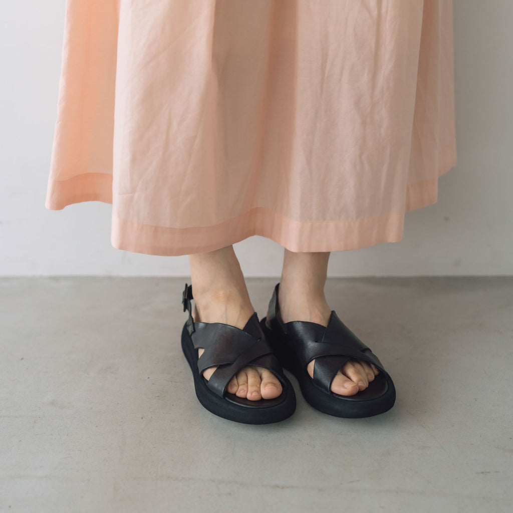 BRADOR レザークロスサンダル