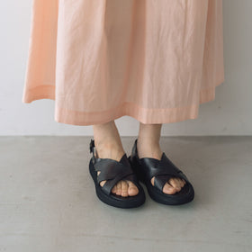 BRADOR レザークロスサンダル