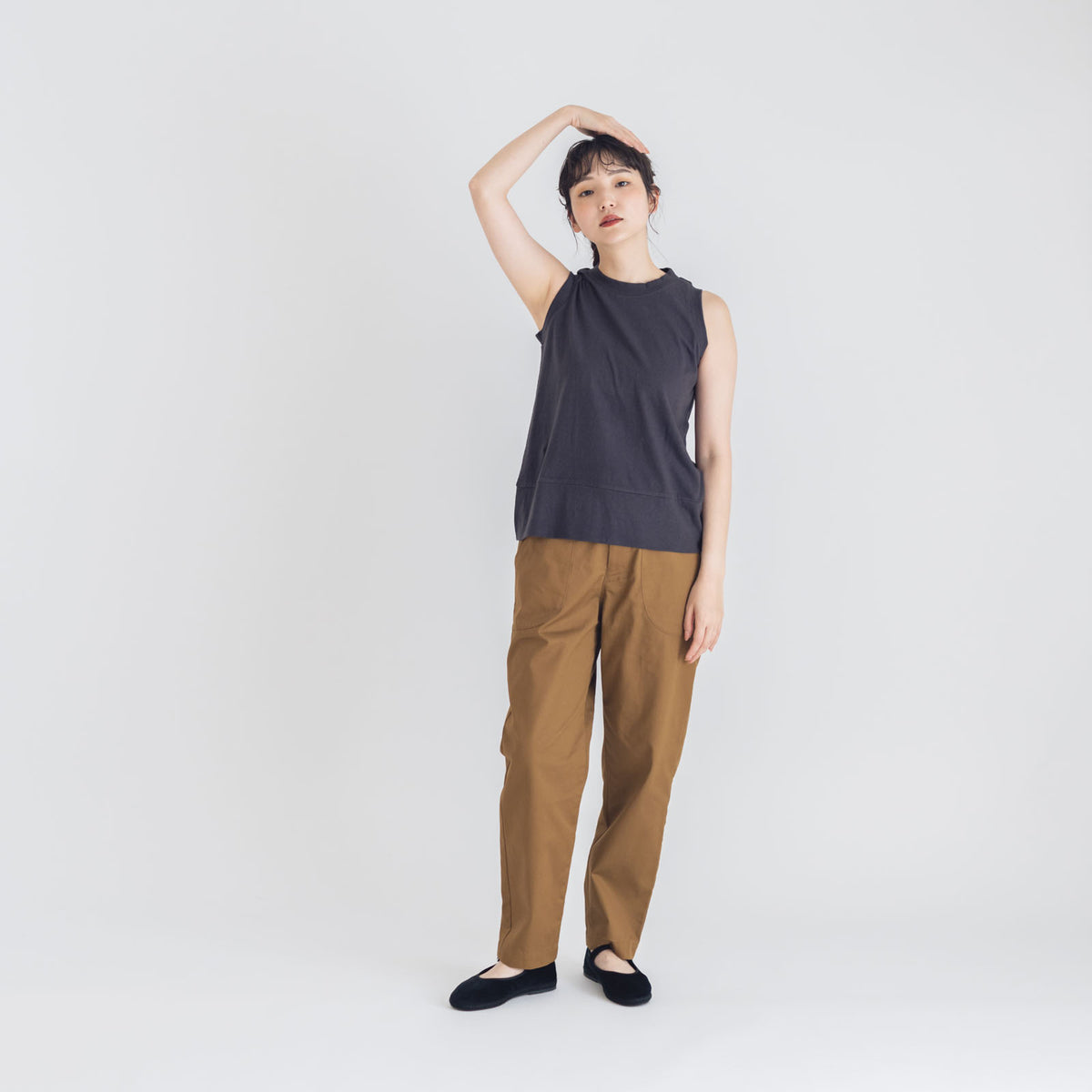 高価値セリー HAU ノースリーブ  トップス