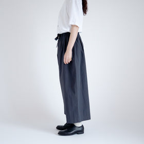 Atelier d’antan Reymont コットンパンツ ダークグレー