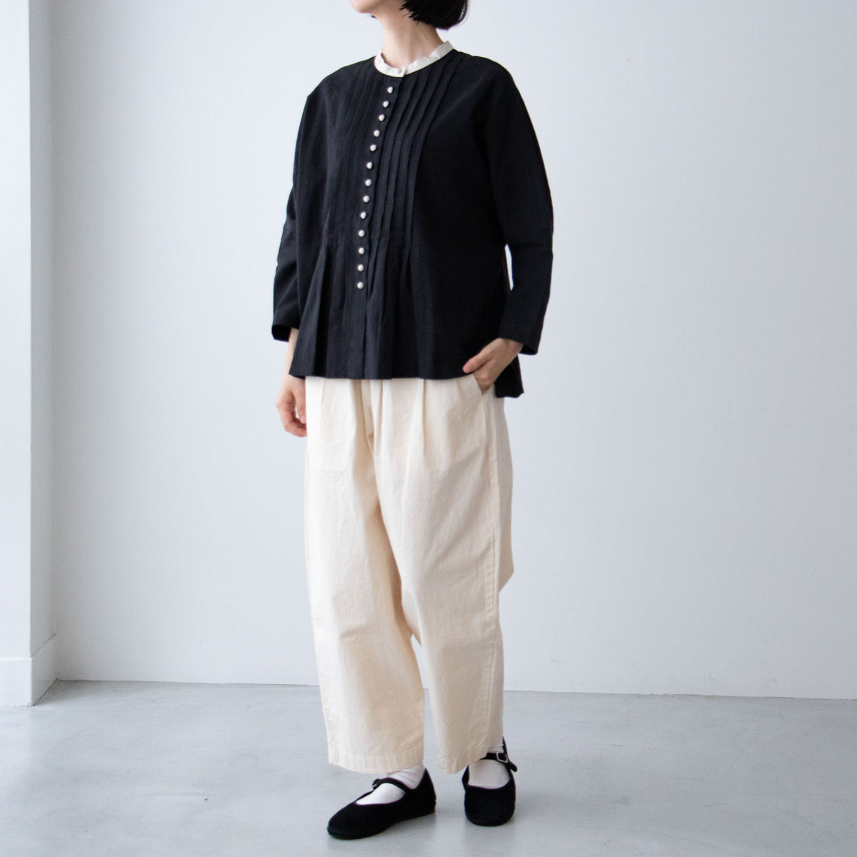 MAGALI コットンリネン ピンタックアンティークブラウス｜くらすこと  