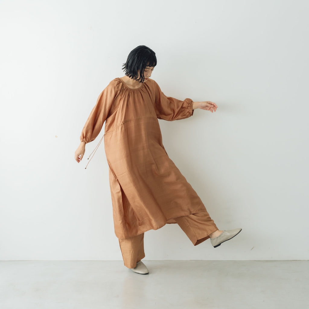 BUNON バックボタンドレス