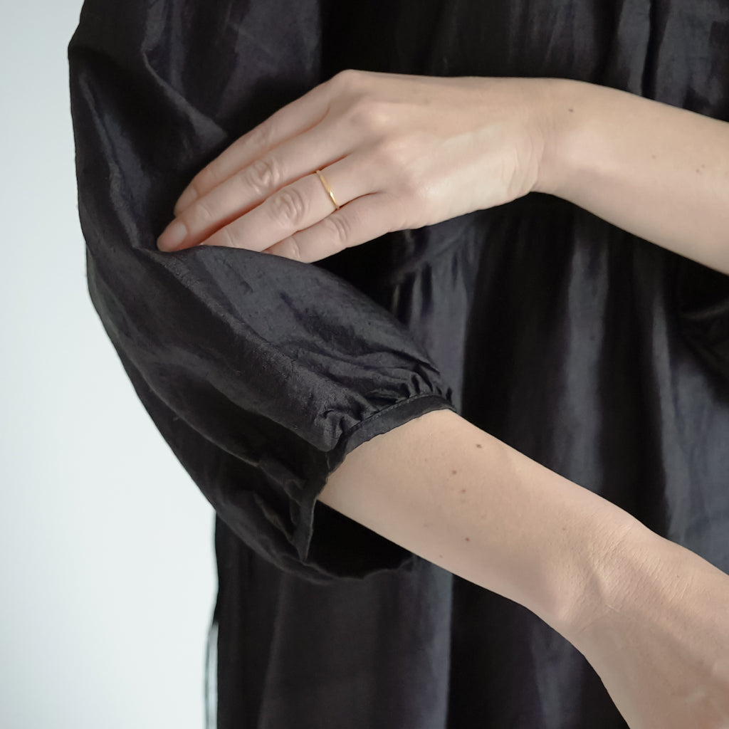 BUNON バックボタンドレス