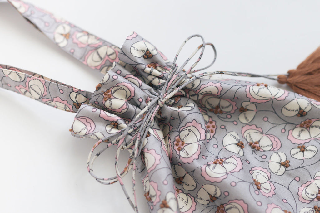 BUNON エンブロイダリー ドローストリングバッグ