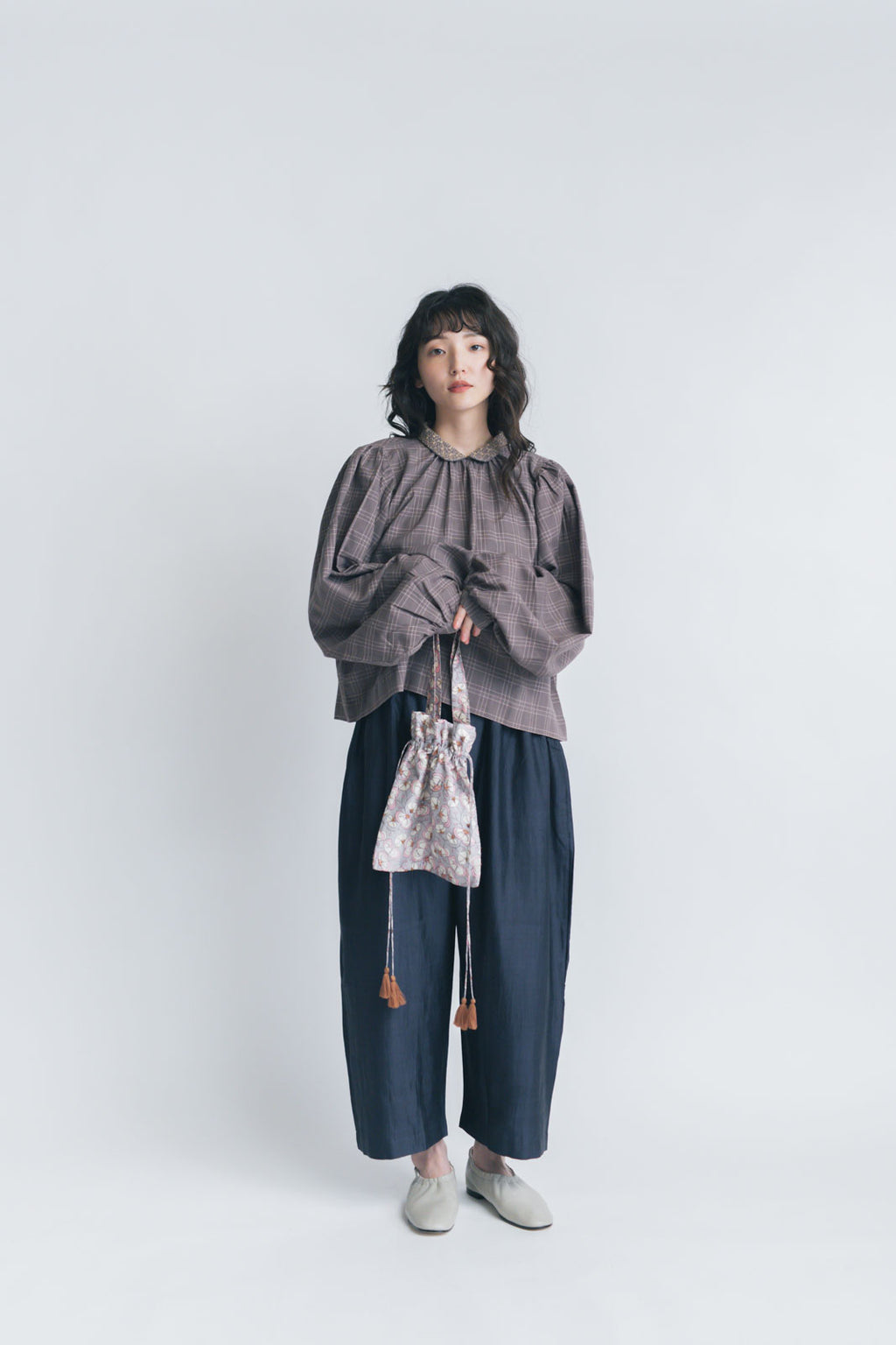 BUNON エンブロイダリー ドローストリングバッグ