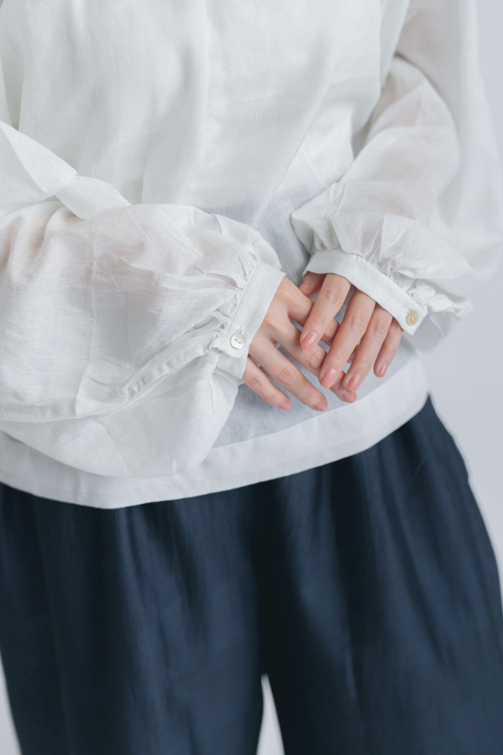 BUNON エンブロイダリー カラーブラウス(ドット)