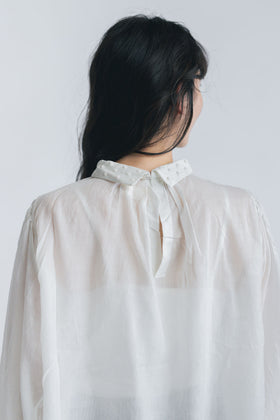 BUNON エンブロイダリー カラーブラウス(ドット)