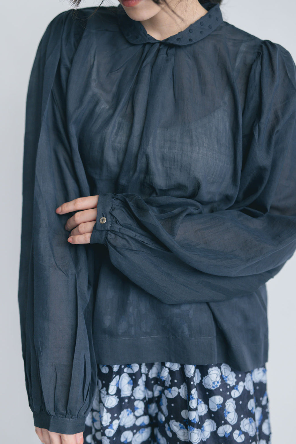 BUNON エンブロイダリー カラーブラウス(ドット)