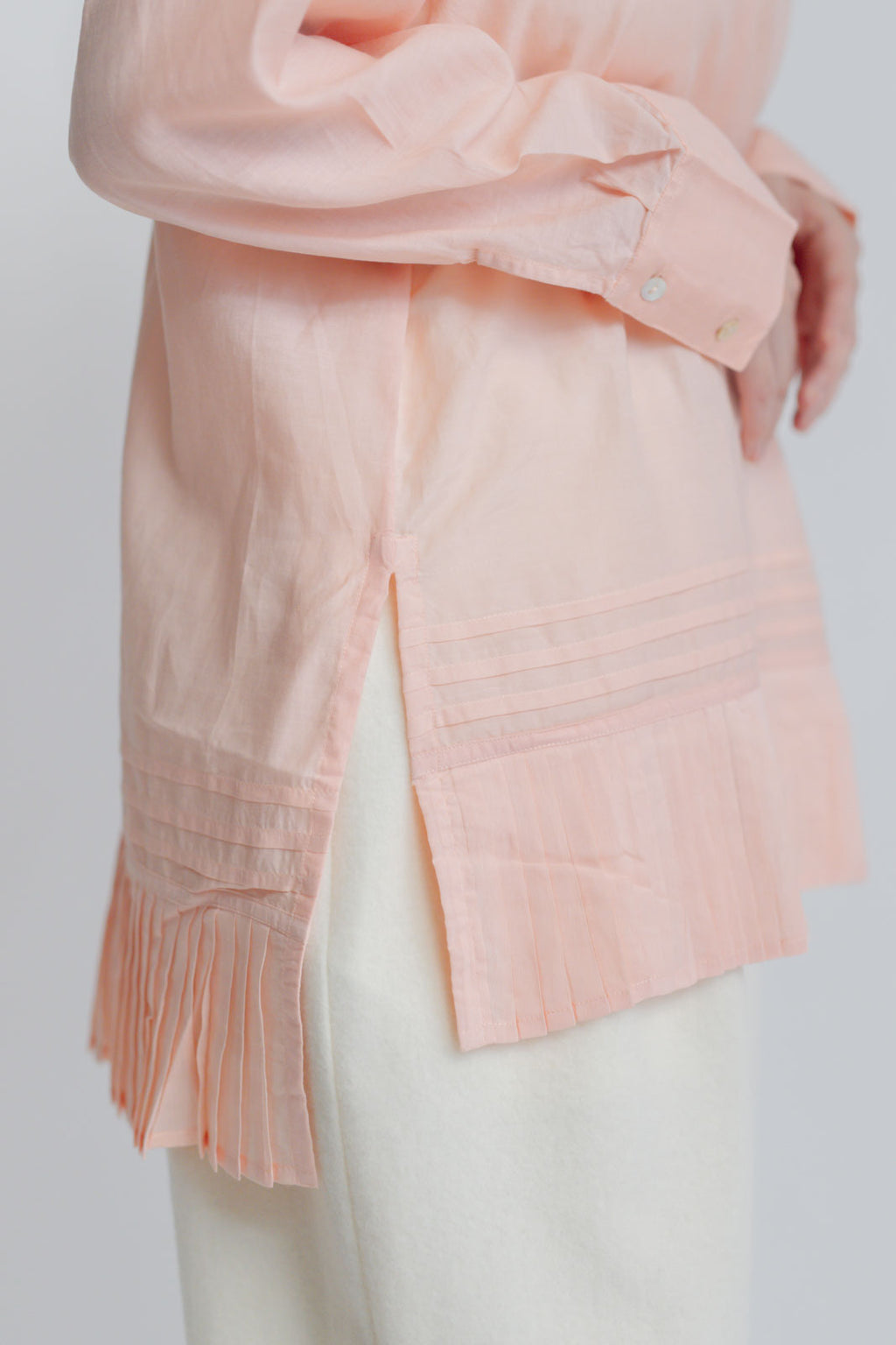 BUNON ワイドネック タックブラウス