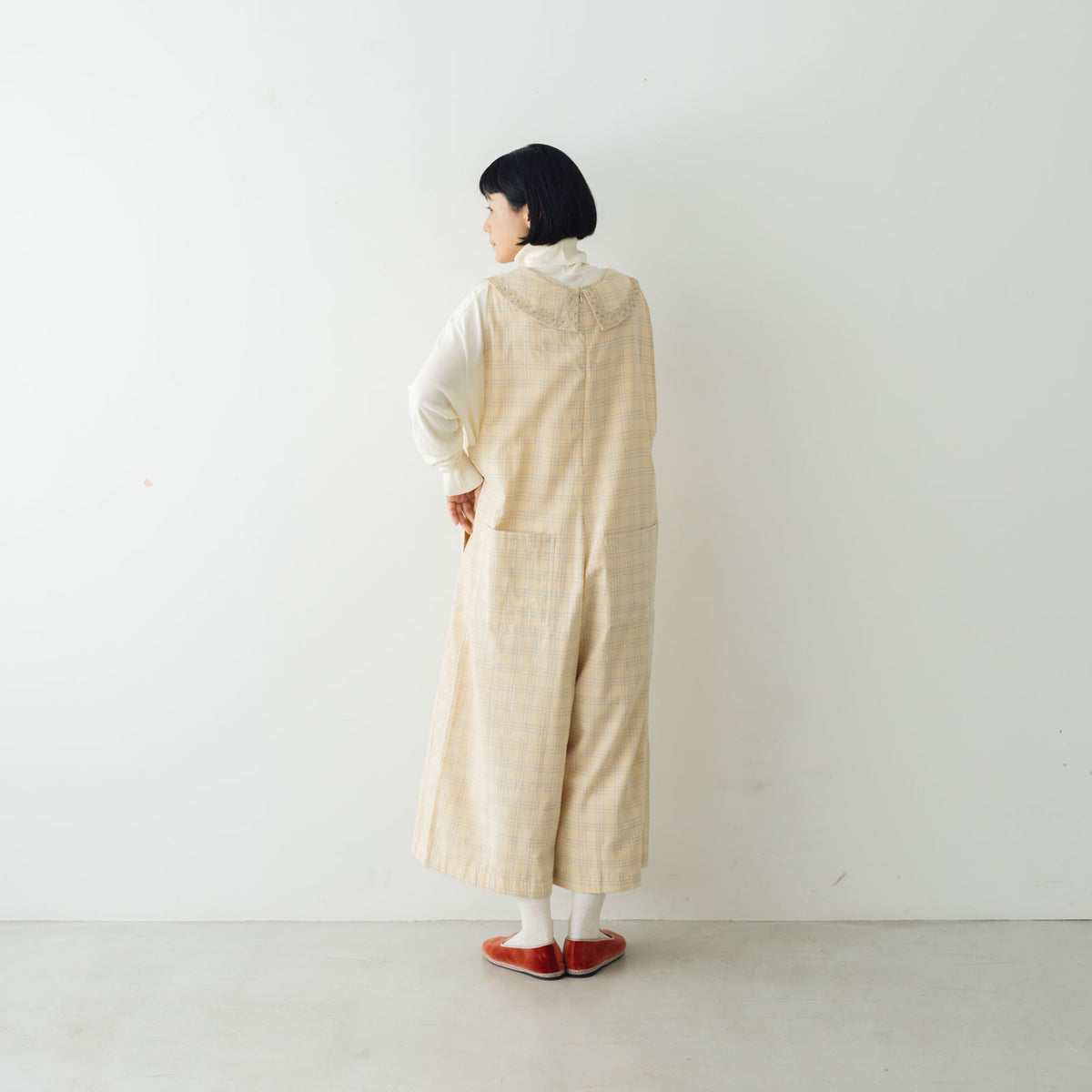 BUNON エンブロイダリーカラーオーバーオール エクリュ×ブルー