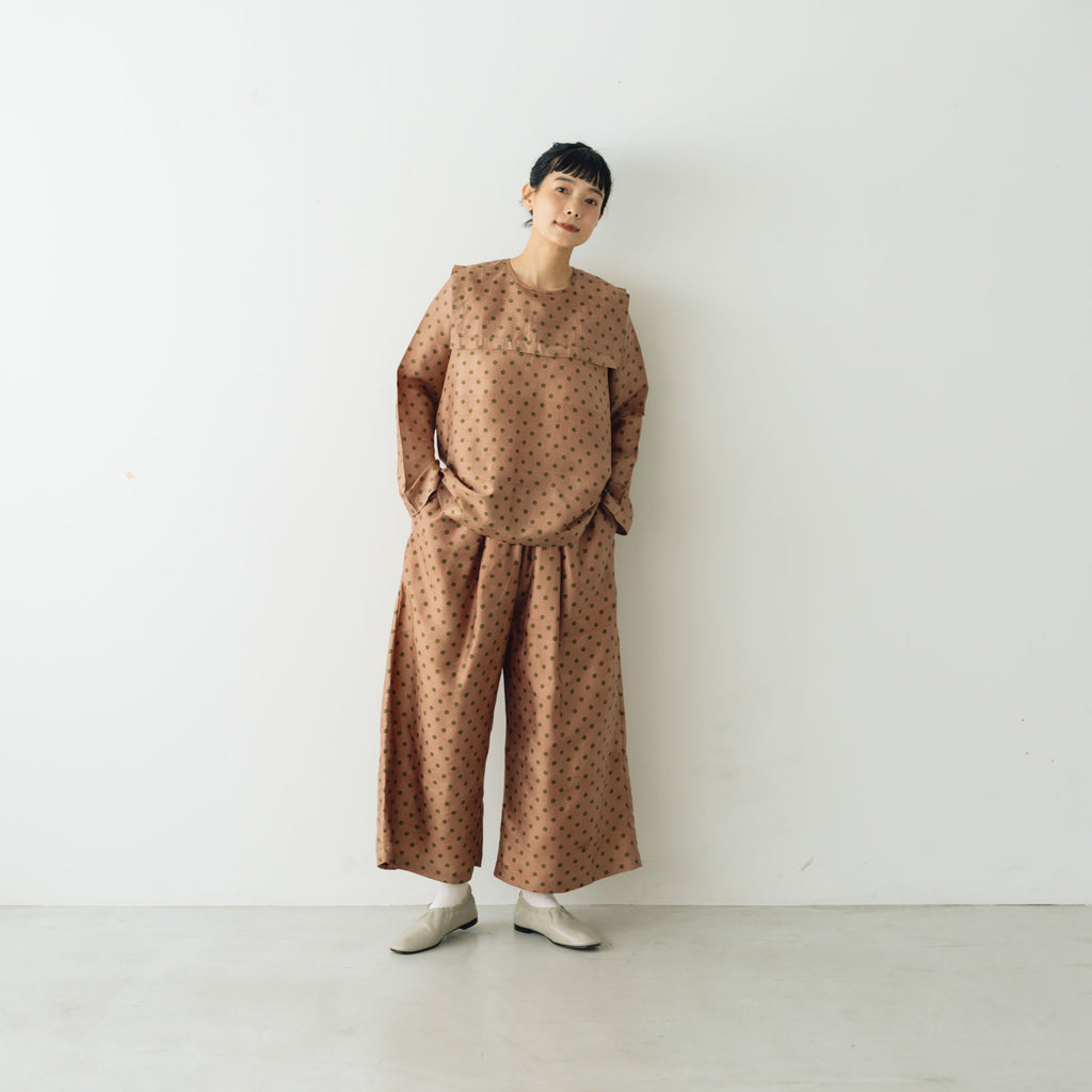 BUNON バックボタンセーラーブラウス ドットプリント