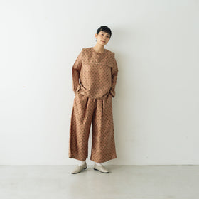 BUNON バックボタンセーラーブラウス ドットプリント