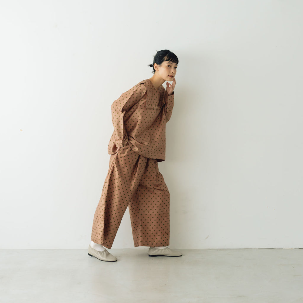 BUNON バックボタンセーラーブラウス ドットプリント